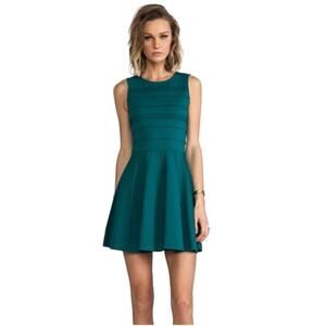 Parker Dress Green Lacey Alpine Sleeveless Crewneck Pleated Skirt Unlined Mini